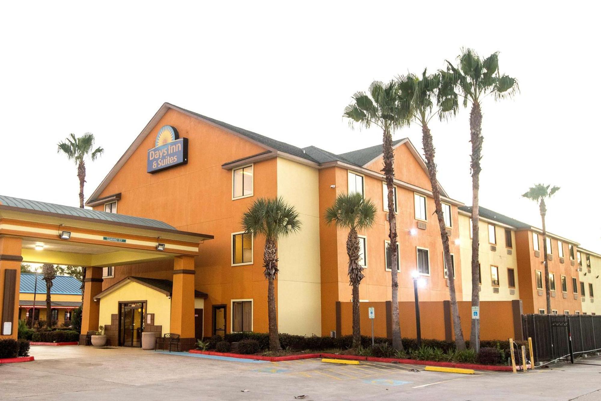 Days Inn & Suites By Wyndham Houston North/Aldine Экстерьер фото